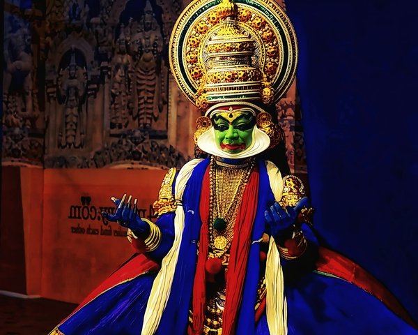Où découvrir les traditions de la danse Kathakali en Inde : écoles et festivals recommandés ?